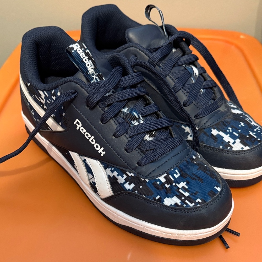 Reebok Navy and White Digital Camo Heelys